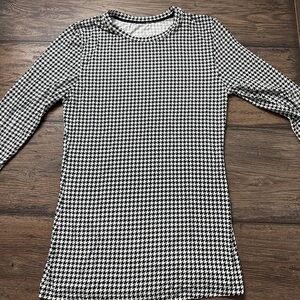 Chic Houndstooth Long Sleeve Top